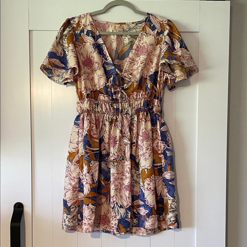 Floral Print V-Neck Mini Dress